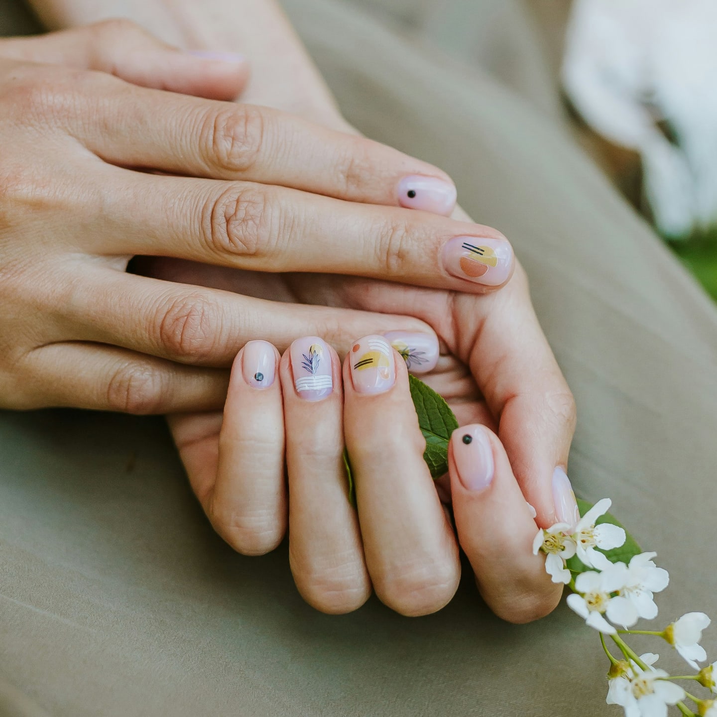 Hands & nails